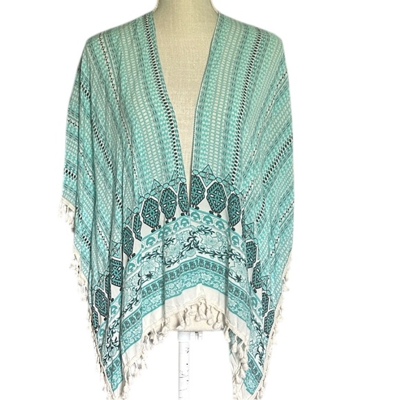 Bobbie Brooks Other - Bobbie Brooks Aqua & White Patterned Open Front Kimono White fringe One Size